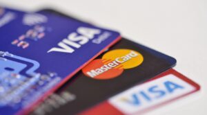 consolidate your debt with a credit card